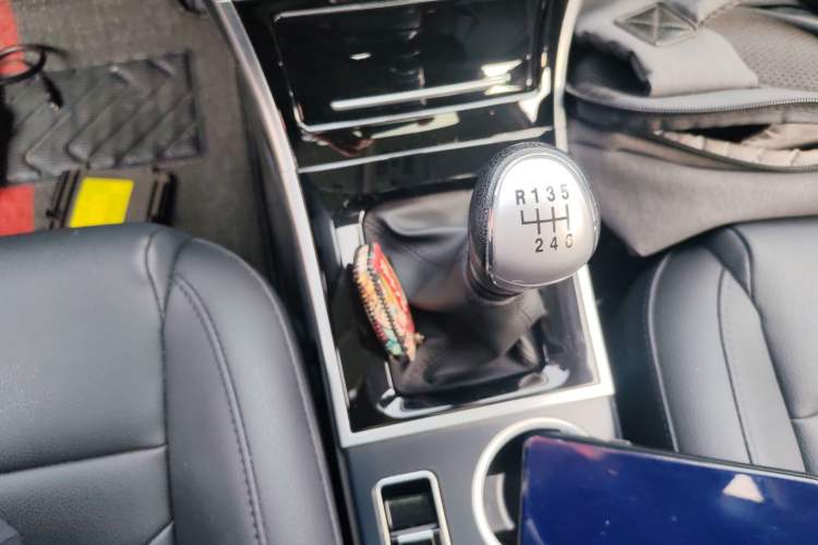 Used Haval H2 2016 Red-Label 1.5T Manual Two-Wheel Drive Luxury Model