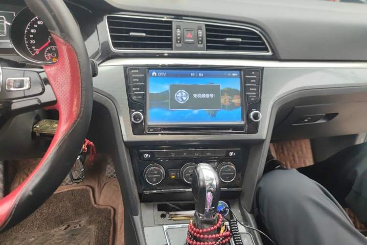 Used Volkswagen Lamando 2015 330TSI DSG Comfort Edition Audio And AC Panel