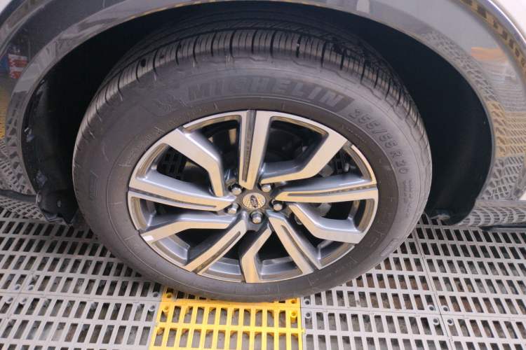 Used Ford Explorer 2023 EcoBoost 285 Four-Wheel Drive Titanium Edition 7-Seater
