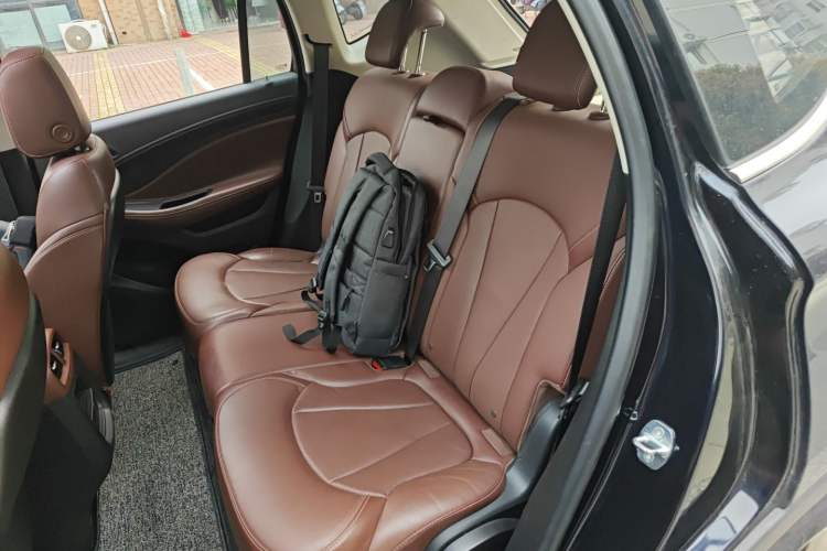 Used Buick Envision 2021 532T Two-Wheel-Drive Luxury Version Left Rear Seat