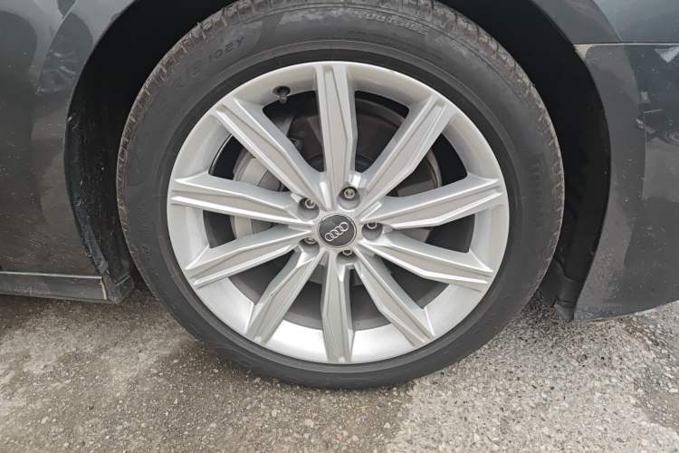 Used Audi A6L 2021 45 TFSI Prestige Dynamic Edition Right Front Wheel Hub