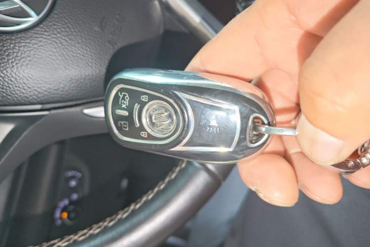 Used Buick Regal 2019 20T Elite Version China VI Standard Vehicle Key