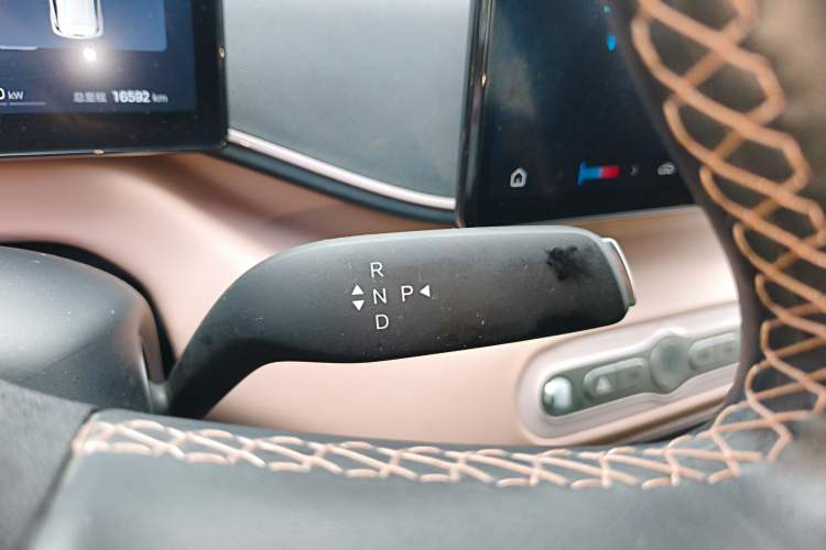 Used BYD Seagull 2025 Smart Drive Version 305 km Freedom Edition Gear Lever