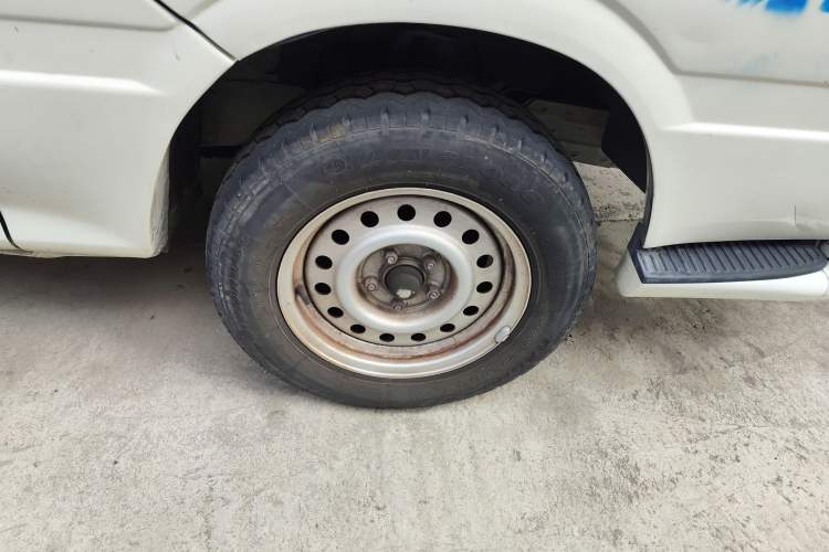 Used King Long Golden Way 2022 2.2L Jetvan Mid-Roof V22H
