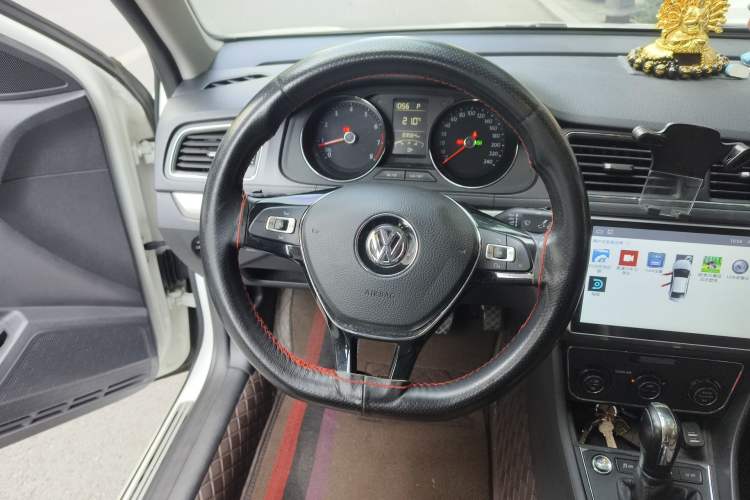 Used Volkswagen Lavida 2017 230TSI DSG Comfort Edition Steering Wheel