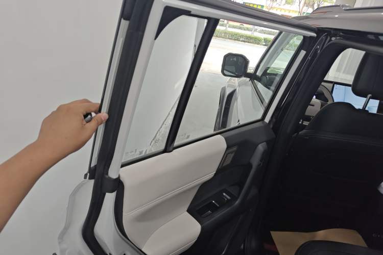 Used iCAR 03T 2024 520km Two-Wheel Drive Long-Range Version
