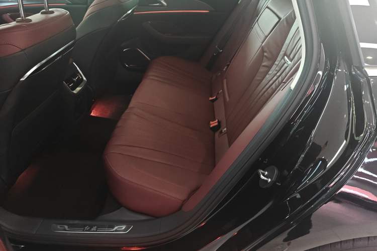 Used Hongqi H5 2024 2.0T Automatic Smart Connect Flagship Edition Left Rear Seat