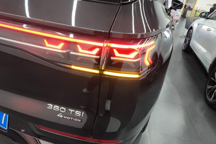 Used Volkswagen Tavendor 2023 380TSI Four-Wheel Drive R-Line Cruise Edition Right Rear Taillight