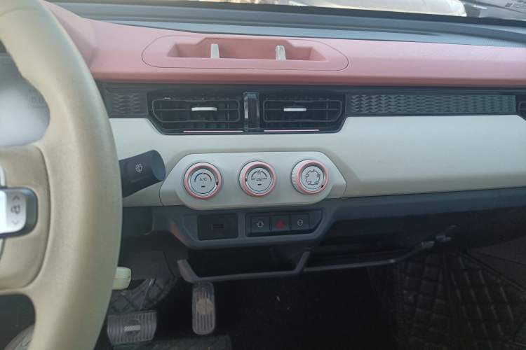 Used Chery QQ Ice Cream 2022 Taohuanxi Fragrant Peach Model