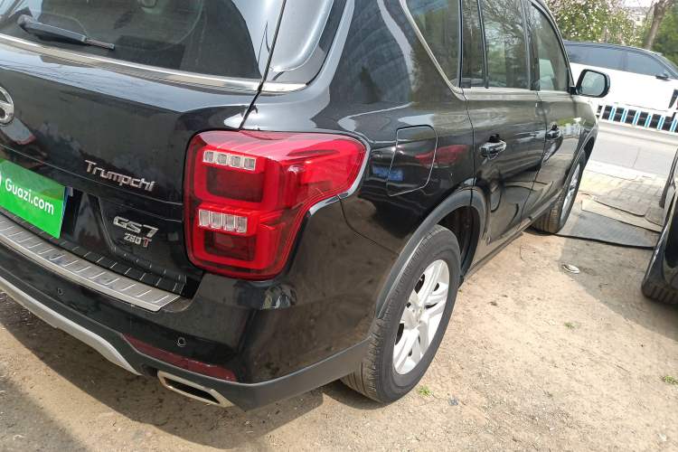 Used GAC Trumpchi GS7 2017 280T Two-Wheel Drive Luxury Model Exterior 3