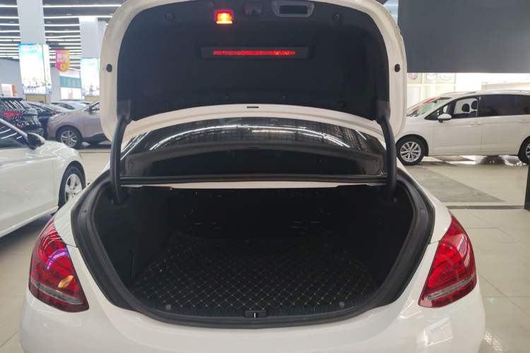 Used Mercedes-Benz C-Class 2017 C 200 Sport Edition 4MATIC Trunk