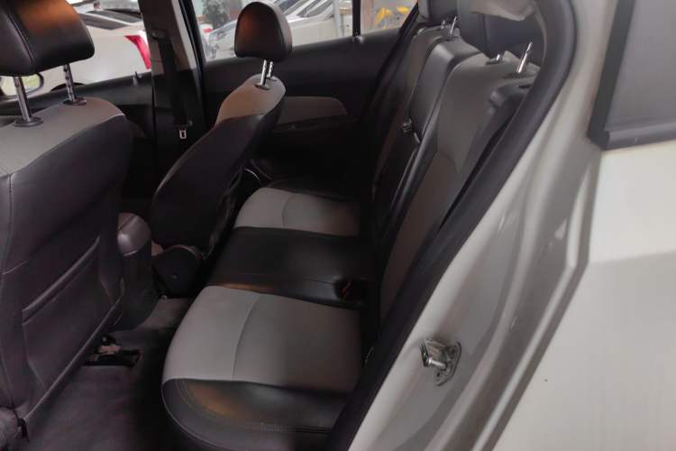 Used Chevrolet Cruze 2013 1.8L SE AT Left Rear Seat