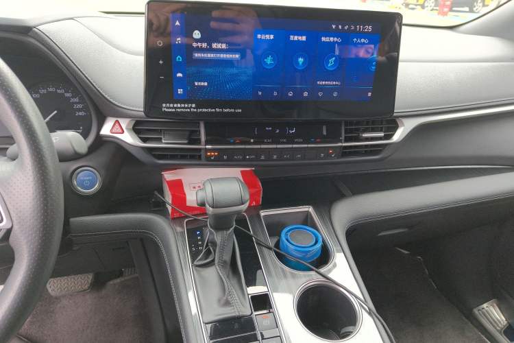 Used Toyota Sienna 2023 2.5L Hybrid Deluxe Edition