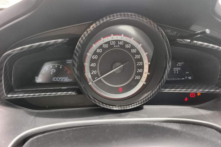 Used Mazda 3 Axela 2016 Sedan 1.5L Automatic Luxury Model