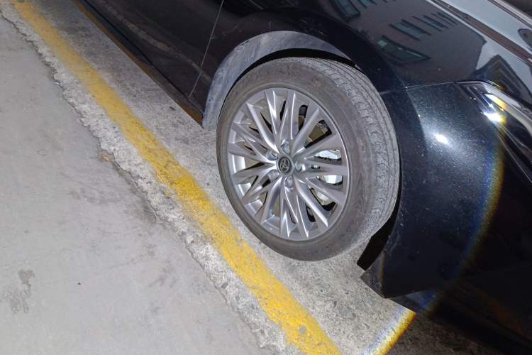 Used Toyota Avalon 2024 2.0L Luxury Edition Right Front Wheel Hub