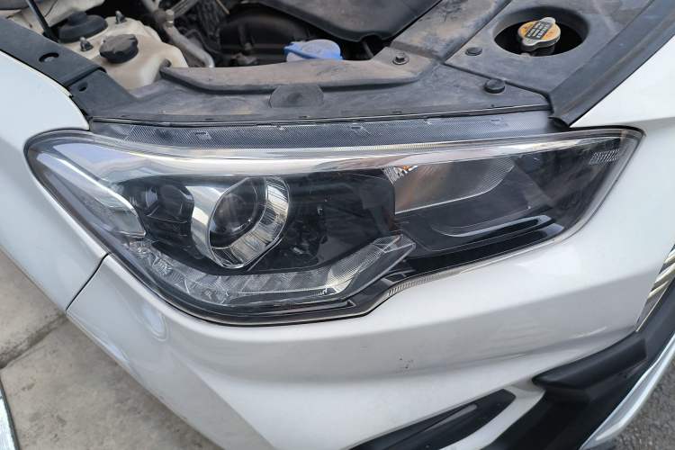 Used Hyundai ix35 2019 2.0L Automatic 2WD Zhiyong·Changxiang Edition China VI Standard Right Front Headlight