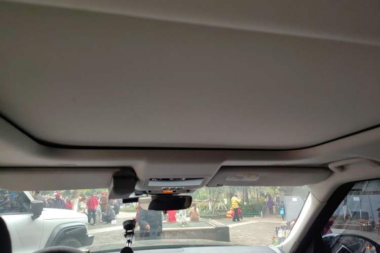 Used Land Rover Discovery 2021 360 PS R-Dynamic SE Headliner