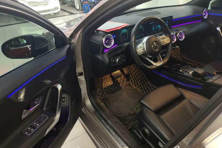 Used Mercedes-Benz A-Class 2022 Restyled A 200 L Sport Sedan Fashion Version
