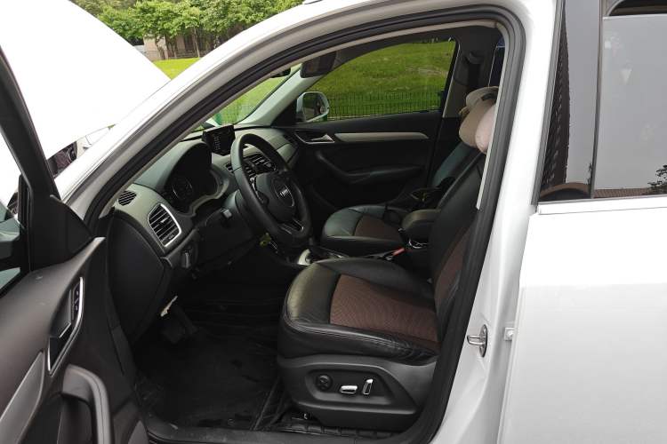 Used Audi Q3 2017 30 TFSI Fashion Model Left Front Seat