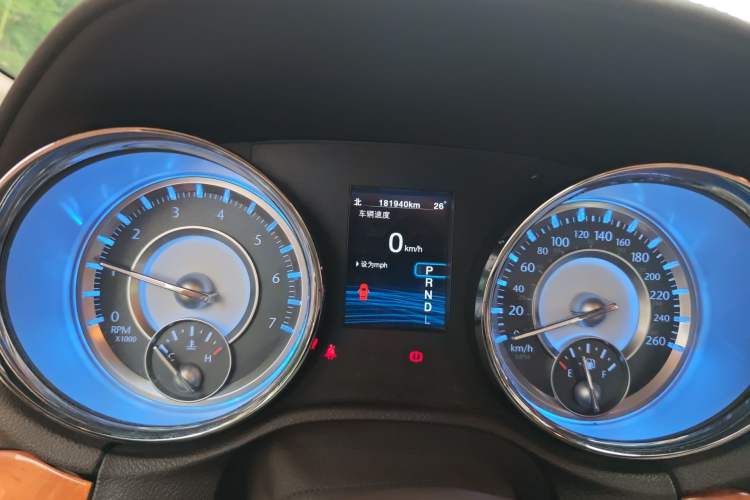 Used Chrysler 300C 2013 3.6L Luxury Edition
