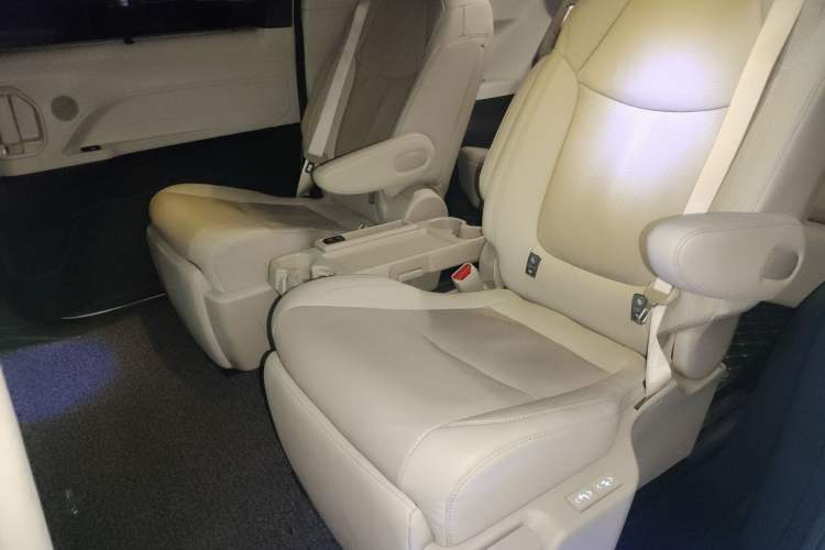 Used Toyota Sienna 2021 2.5L Hybrid Premium Edition