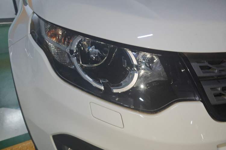 Used Land Rover Discovery Sport 2017 2.0T PURE Right Front Headlight