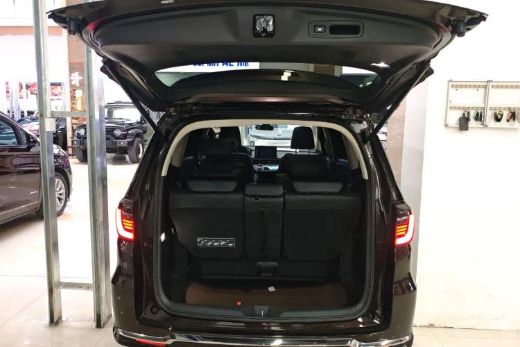 Used Honda Elysion 2022 2.0L eHEV Luxury Edition
