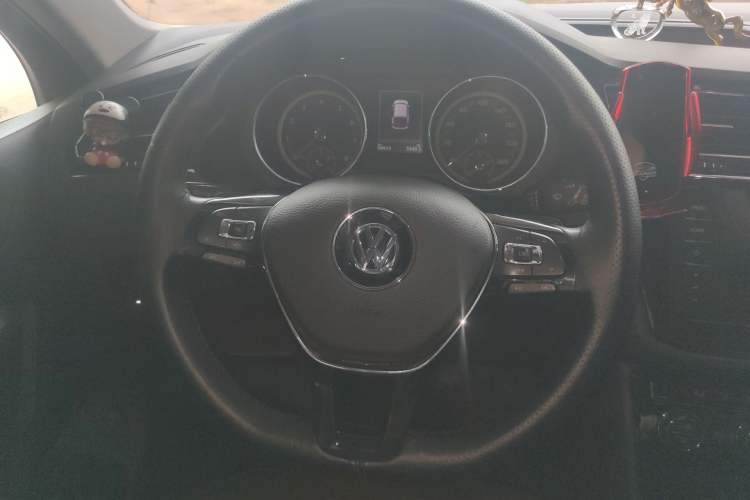 Used Volkswagen Tiguan L 2020 330TSI Automatic Two-Wheel Drive Smart Luxury Edition China VI Standard Steering Wheel