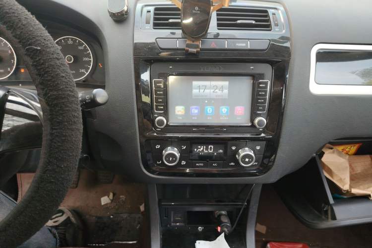 Used Yema T70 2016 Upgraded Model 1.8L Manual Comfort Version Audio And AC Panel