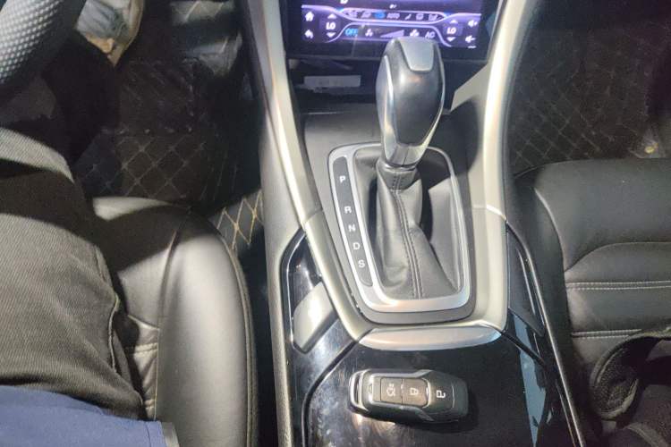 Used Ford Mondeo 2013 2.0L GTDi 200 Fashion Edition
