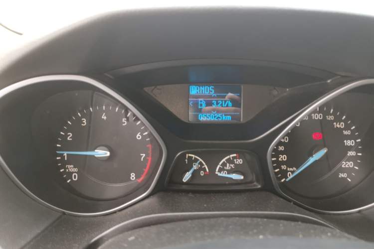 Used Ford Focus 2017 Sedan 1.6L Automatic Fashion Edition Smart Drive Version
