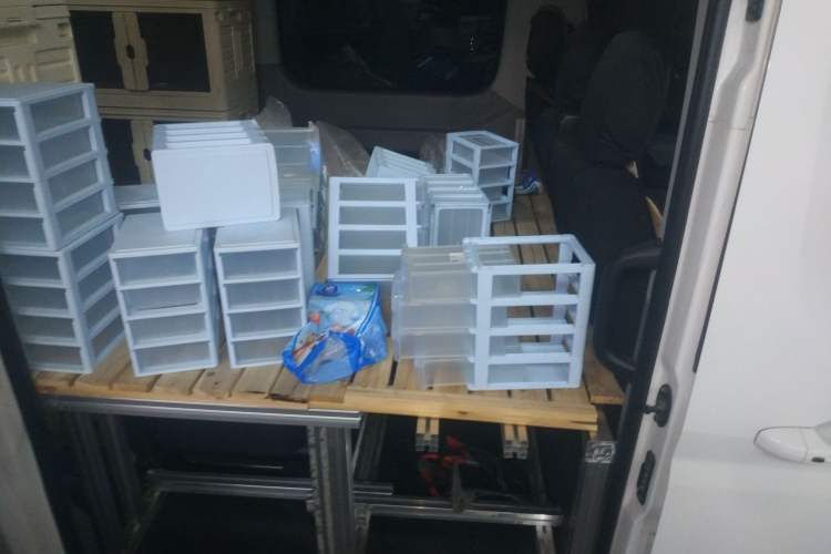 Used SAIC MAXUS Xintu V90 2024 ZhiJie 2.0T Automatic Front-Wheel-Drive Short Wheelbase Mid-Height Design with Single Rear Tire—5/6 Seater