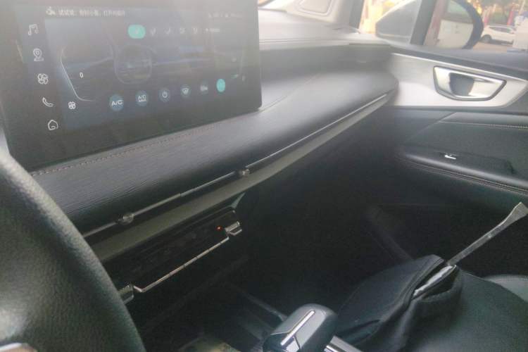 Used Wuling Jiachen 2022 1.5T CVT Smart Luxury Version