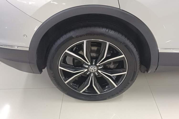 Used Volkswagen Tiguan L 2019 330TSI Automatic Two-Wheel Drive Smart Luxury Version China VI Standard
