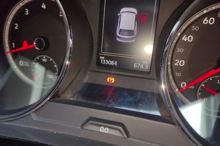 Used Volkswagen Tiguan L 2017 380TSI Automatic All-Wheel-Drive Luxury Edition Odometer Close Up