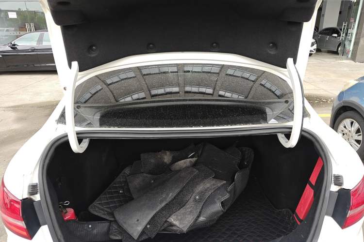 Used Ford Escort 2015 1.5L Automatic Fashion Model Trunk