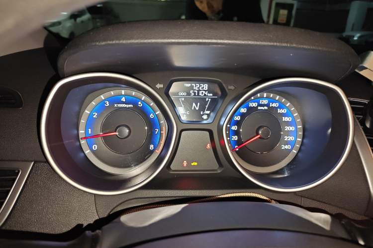 Used Hyundai Elantra (5th Generation / Langdong) 2016 1.6L Automatic Smart Version