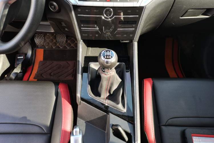 Used Venucia T60 2020 1.6L Manual Smart Vision Version China VI Standard