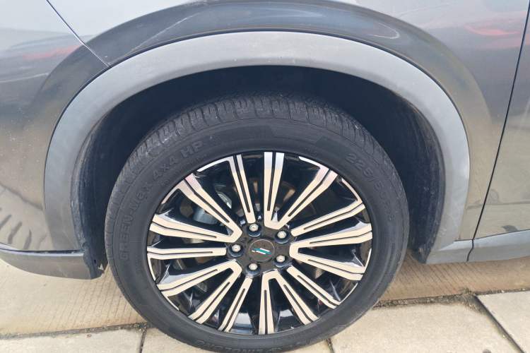 Used CHANGAN OSHAN X5 2021 1.5T DCT Luxury Edition Left Front Wheel Hub