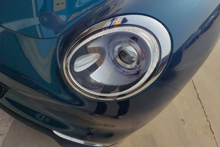 Used ORA Good Cat 2023 401 km Standard Range Prestige Version Lithium Iron Phosphate Left Front Headlight