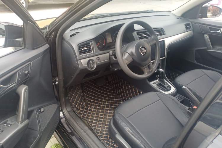 Used Volkswagen Lavida 2015 1.6L Automatic Fashion Edition Driver Seat