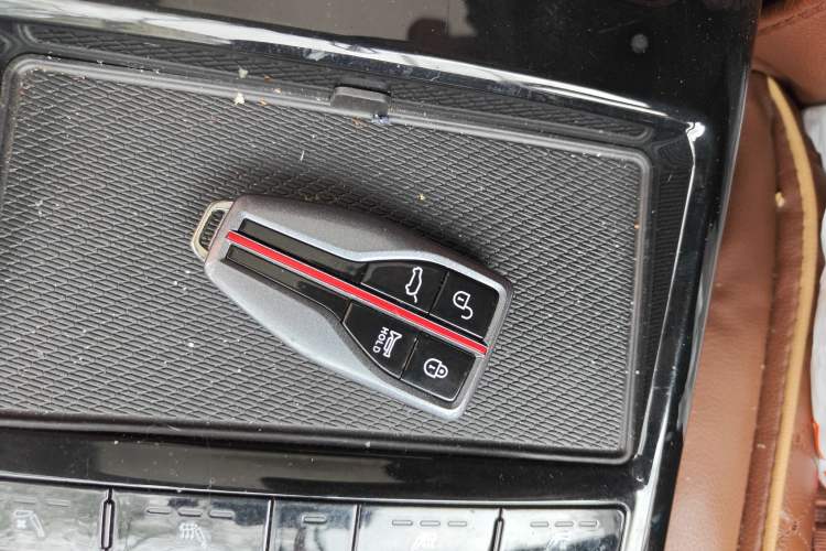 Used Hongqi HS5 2022 Revised Version 2.0T Smart Connect Flagship Edition