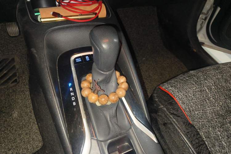 Used Toyota Levin 2019 Dual-Engine 1.8H E-CVT Luxury Edition China V Standard Gear Lever