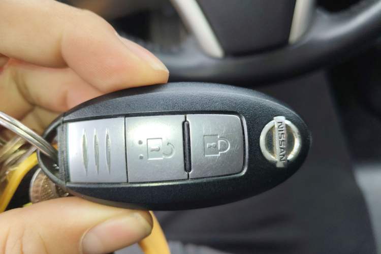 Used Nissan Navara 2021 2.5L Automatic 4x4 Premium Version QR25