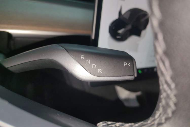 Used Tesla Model Y 2022 Long-Range All-Wheel-Drive Version
