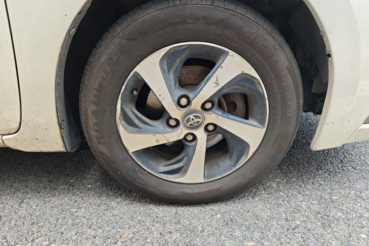 Used Toyota Levin 2017 Revised Dual-Engine 1.8H GS E-CVT Elite Sunroof Version China V Standard
