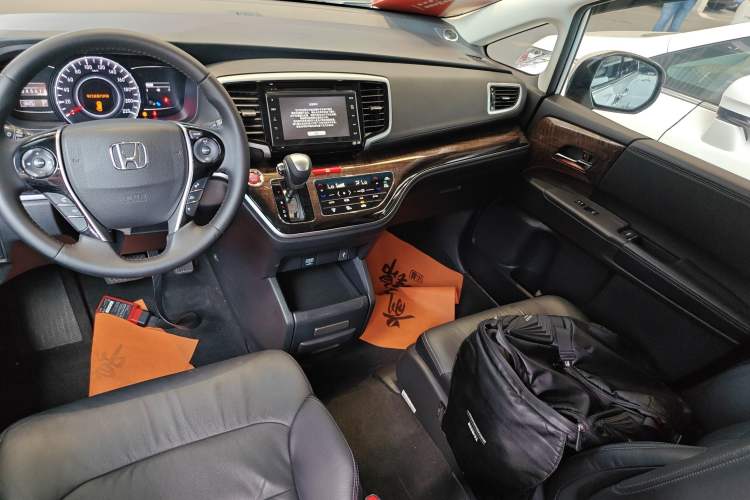 Used Honda Odyssey 2015 Revised Version 2.4L Supreme Edition