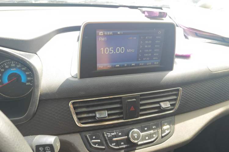 Used Dongfeng Fengon 330 2019 1.5L 330S Manual Comfort Version China VI Standard Audio And AC Panel