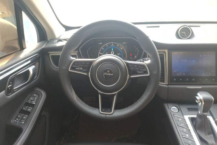 Used Zotye SR9 2017 2.0T Automatic Ultimate Dream Edition