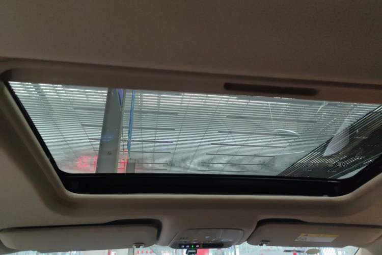 Used Buick GL8 2025 Model Land Executive Class First-Adoption Edition
